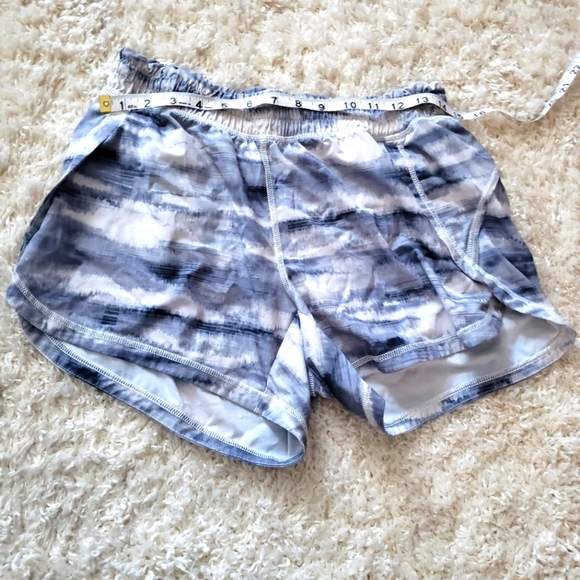 Athleta Athletic Shorts Running Workout Camouflage Camo gray white Womens Medium - Picture 1 of 7